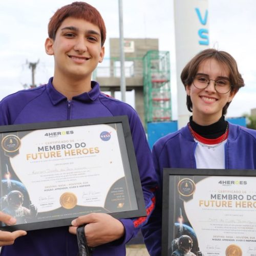 Dois estudantes catarinenses são selecionados para intercâmbio educacional da Nasa nos Estados Unidos